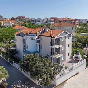 Mihaela , Trogir Chorwacja