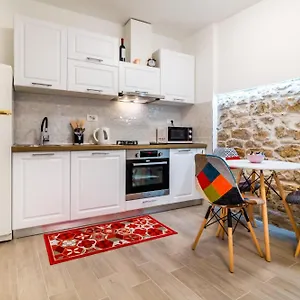 Mirela Kastel Stafilic , Kaštela Chorwacja